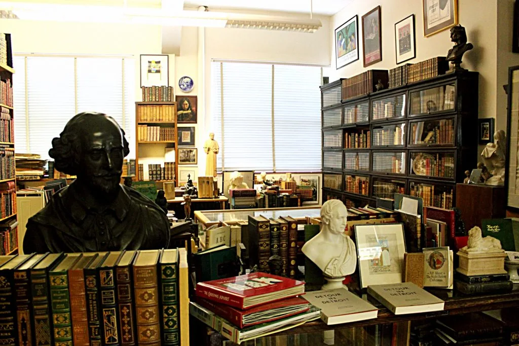 Interview with JOHN KING, owner of John K. King Used & Rare Books in Detroit Image 21 Interview with JOHN KING, owner of John K. King Used & Rare Books in Detroit - 072