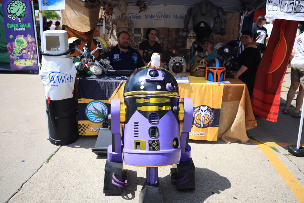 Detroit Bookfest 2025 Photos – Shed 5 Parking Lot