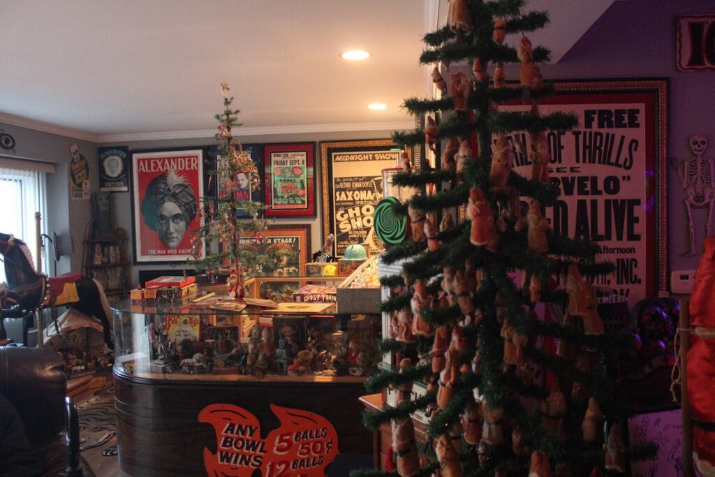 Detroit collector Tracy Aldrich & her one-of-a-kind collection: monsters, magic, vintage toys, books, art, spookshow memorabilia, and more! Image 42 Detroit collector Tracy Aldrich & her one-of-a-kind collection: monsters, magic, vintage toys, books, art, spookshow memorabilia, and more! - IMG 8033