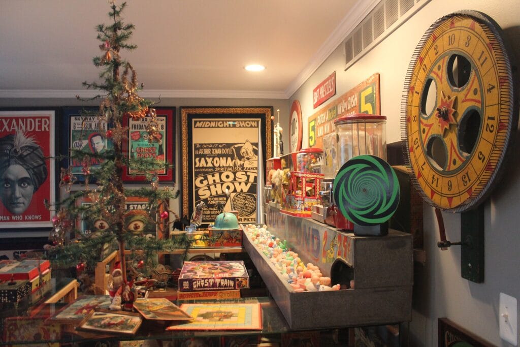 Detroit collector Tracy Aldrich & her one-of-a-kind collection: monsters, magic, vintage toys, books, art, spookshow memorabilia, and more! Image 44 Detroit collector Tracy Aldrich & her one-of-a-kind collection: monsters, magic, vintage toys, books, art, spookshow memorabilia, and more! - IMG 8035