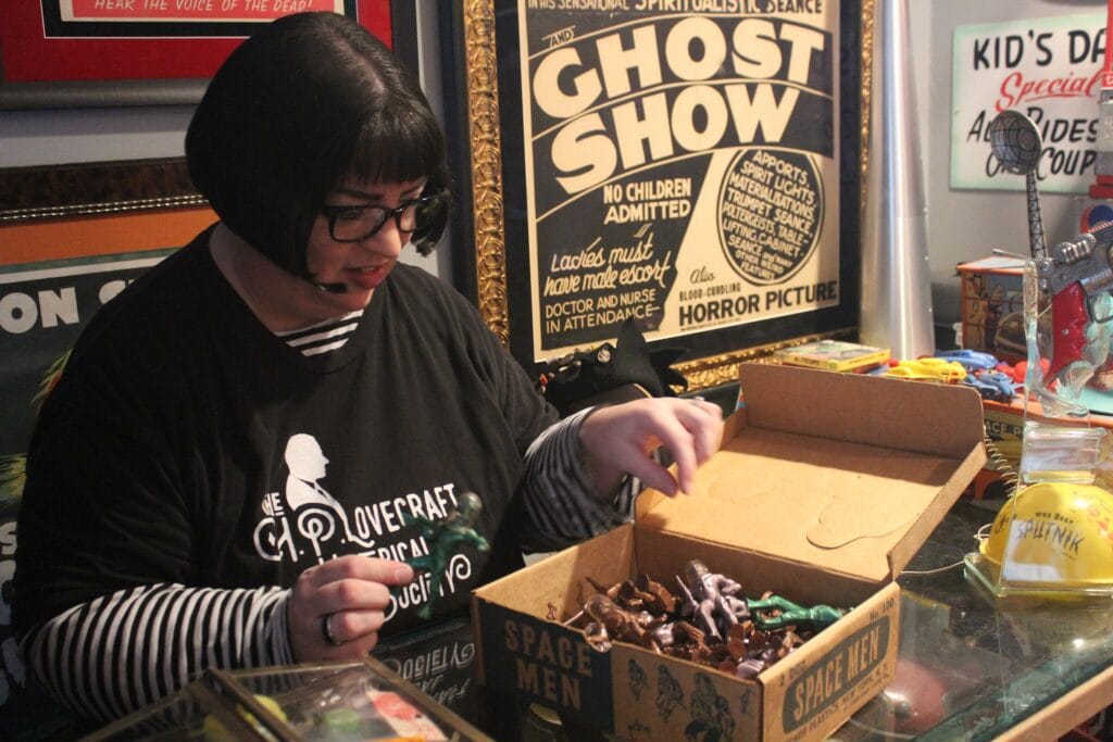 Detroit collector Tracy Aldrich & her one-of-a-kind collection: monsters, magic, vintage toys, books, art, spookshow memorabilia, and more! Image 49 Detroit collector Tracy Aldrich & her one-of-a-kind collection: monsters, magic, vintage toys, books, art, spookshow memorabilia, and more! - IMG 8041