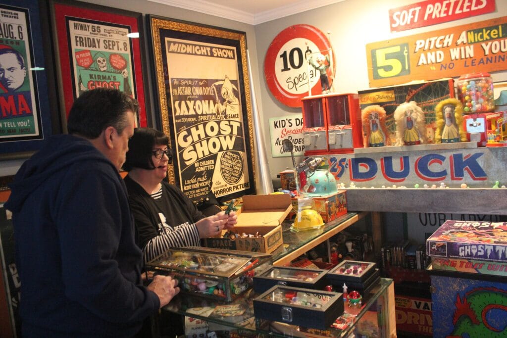 Detroit collector Tracy Aldrich & her one-of-a-kind collection: monsters, magic, vintage toys, books, art, spookshow memorabilia, and more! Image 51 Detroit collector Tracy Aldrich & her one-of-a-kind collection: monsters, magic, vintage toys, books, art, spookshow memorabilia, and more! - IMG 8043