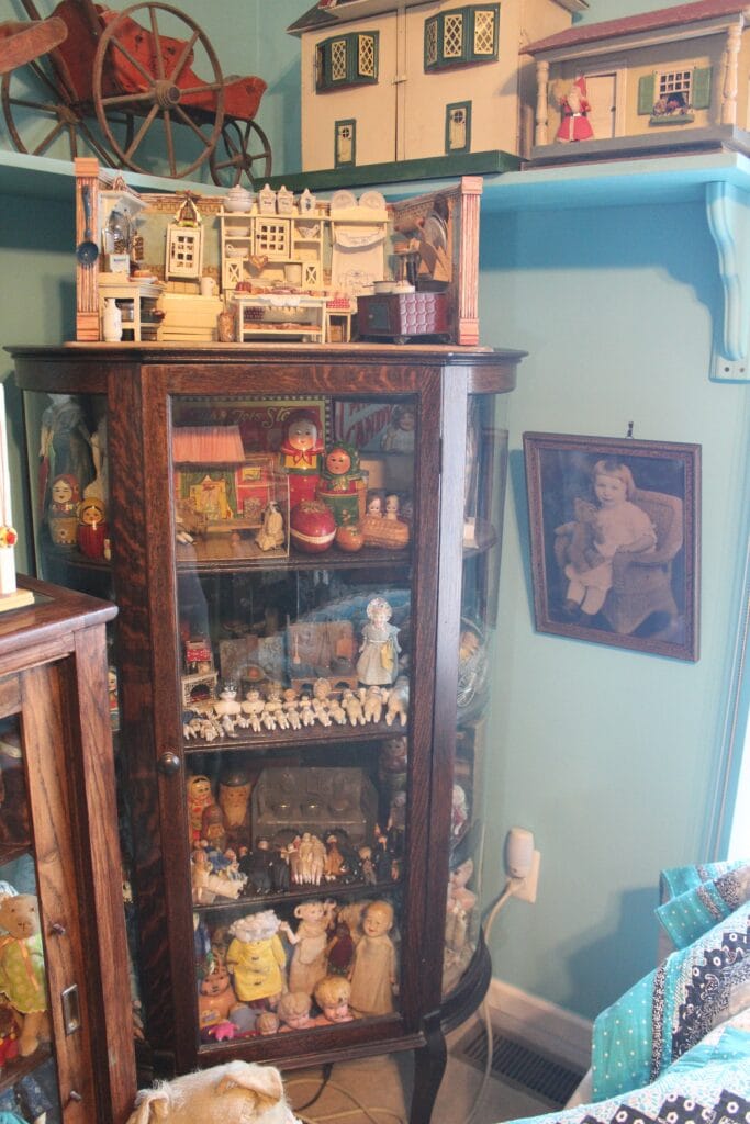 Detroit collector Tracy Aldrich & her one-of-a-kind collection: monsters, magic, vintage toys, books, art, spookshow memorabilia, and more! Image 83 Detroit collector Tracy Aldrich & her one-of-a-kind collection: monsters, magic, vintage toys, books, art, spookshow memorabilia, and more! - IMG 8090