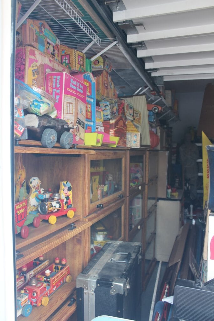 Detroit collector Tracy Aldrich & her one-of-a-kind collection: monsters, magic, vintage toys, books, art, spookshow memorabilia, and more! Image 60 Detroit collector Tracy Aldrich & her one-of-a-kind collection: monsters, magic, vintage toys, books, art, spookshow memorabilia, and more! - IMG 8109